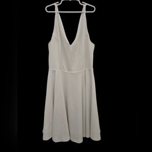 Love Tree White Sundress Small – Minimalist & Flattering